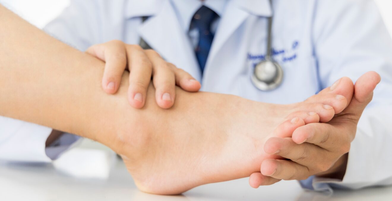 chirurgies mini invasives du pied